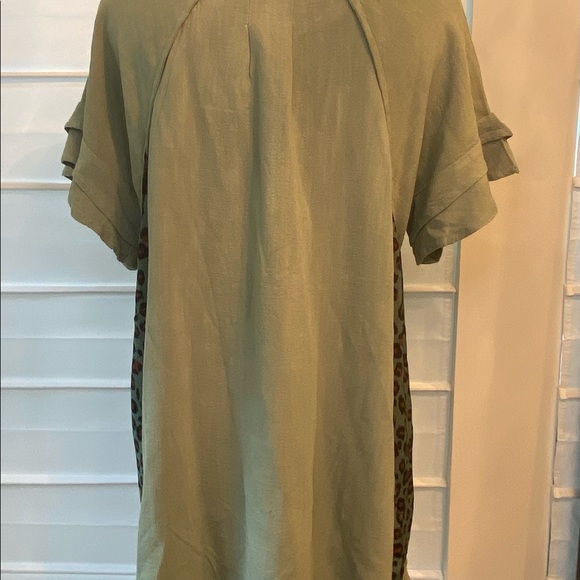 Umgee Top Sage Green with Leopard Print under arms- size M - Picture 7 of 10